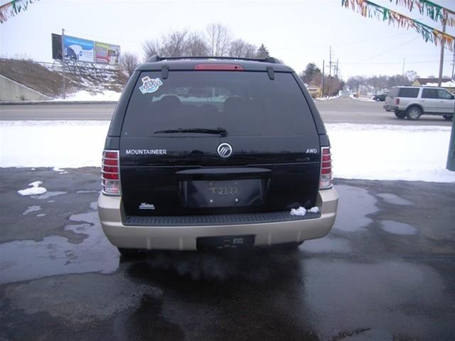 Mercury Mountaineer 2004 photo 2