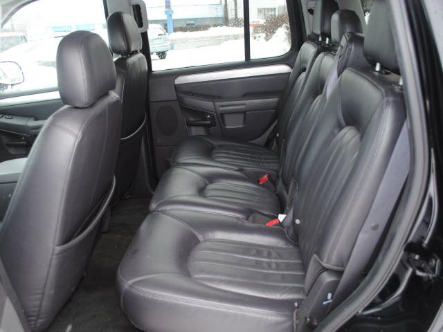 Mercury Mountaineer 2004 photo 1