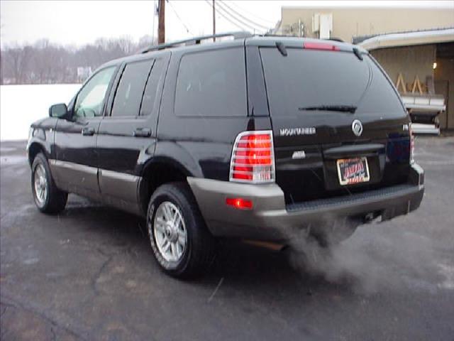 Mercury Mountaineer 2004 photo 2
