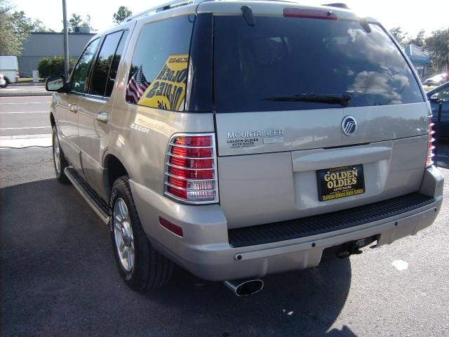 Mercury Mountaineer 2004 photo 2