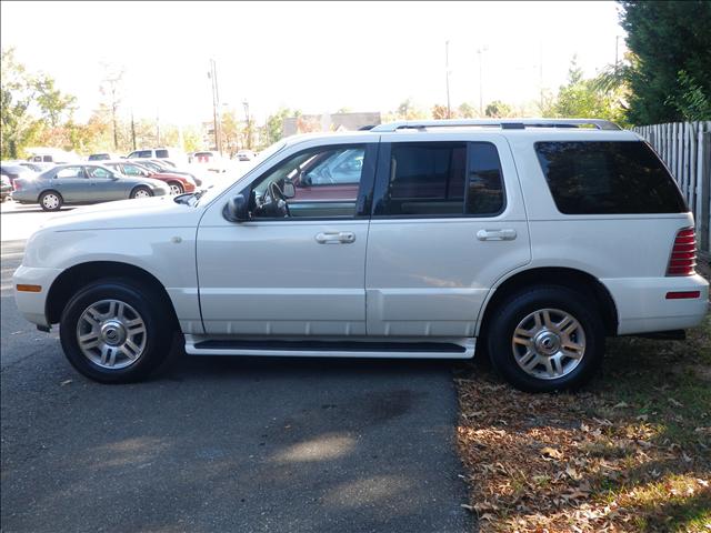 Mercury Mountaineer 2004 photo 1