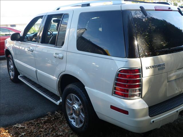 Mercury Mountaineer 2004 photo 3