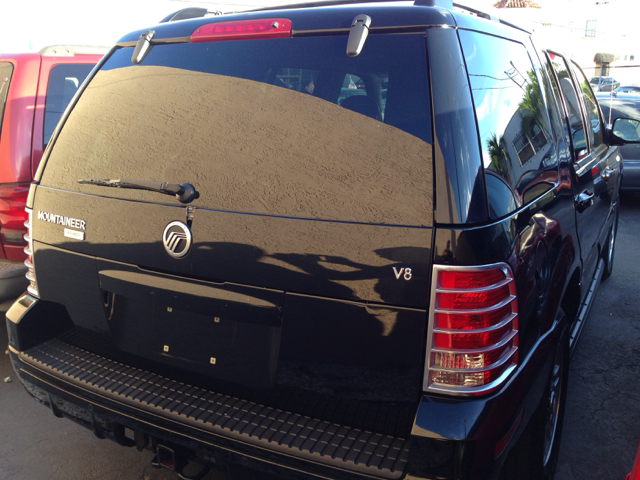 Mercury Mountaineer 2005 photo 2