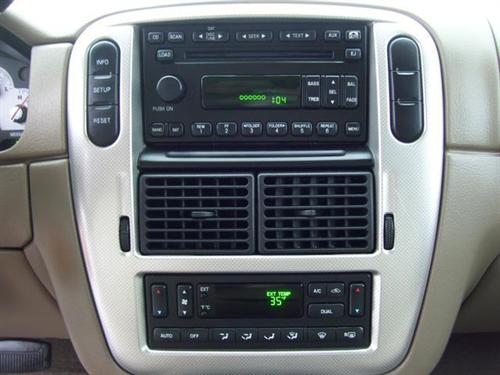Mercury Mountaineer 2005 photo 2