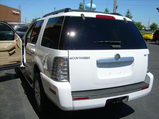Mercury Mountaineer 2006 photo 1