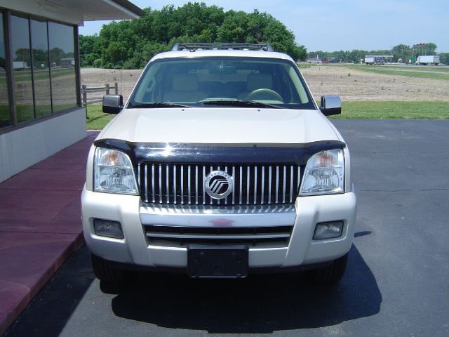 Mercury Mountaineer 2500 HD 4X4 SUV