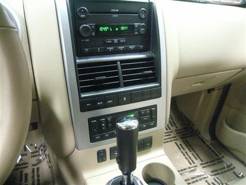 Mercury Mountaineer 2006 photo 2