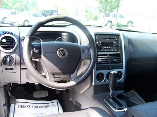 Mercury Mountaineer 2006 photo 2