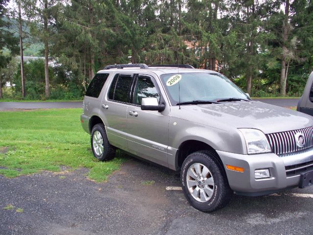 Mercury Mountaineer Typessedan SUV