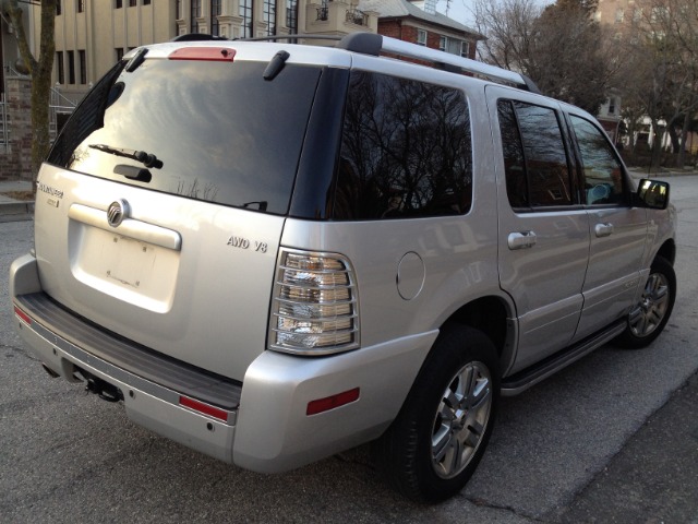 Mercury Mountaineer 2010 photo 1