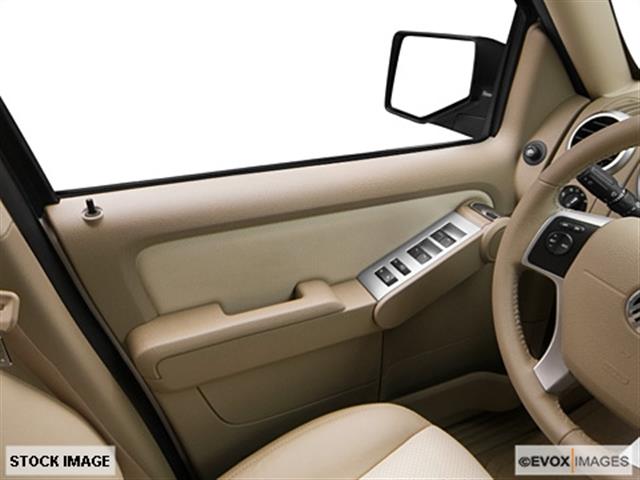 Mercury Mountaineer 2010 photo 2