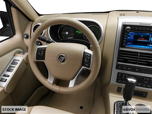 Mercury Mountaineer 2010 photo 3