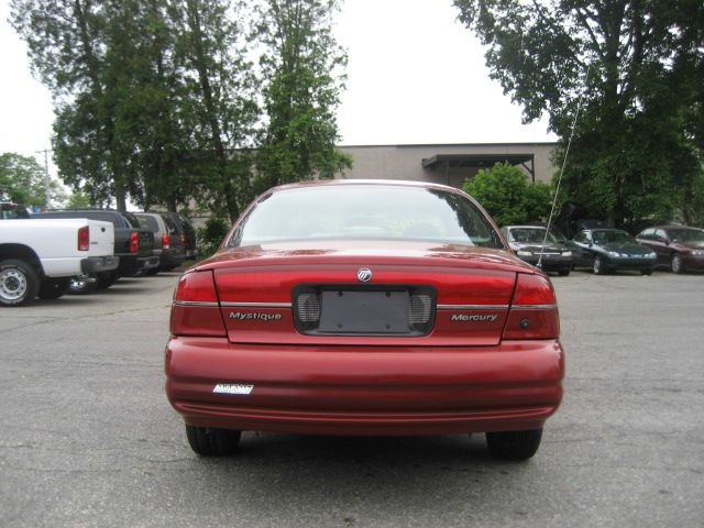 Mercury Mystique XLS Sedan