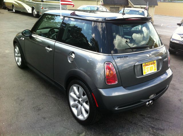 Mini Cooper 2003 photo 2