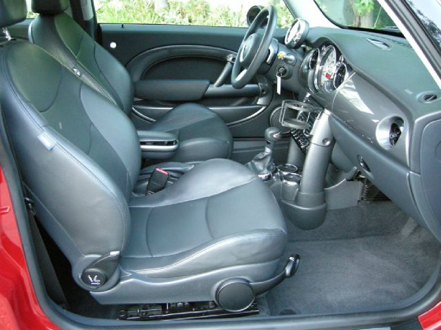 Mini Cooper 2006 photo 10