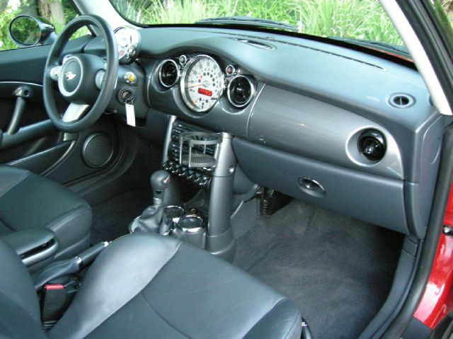 Mini Cooper 2006 photo 11