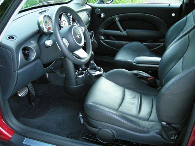 Mini Cooper 2006 photo 13