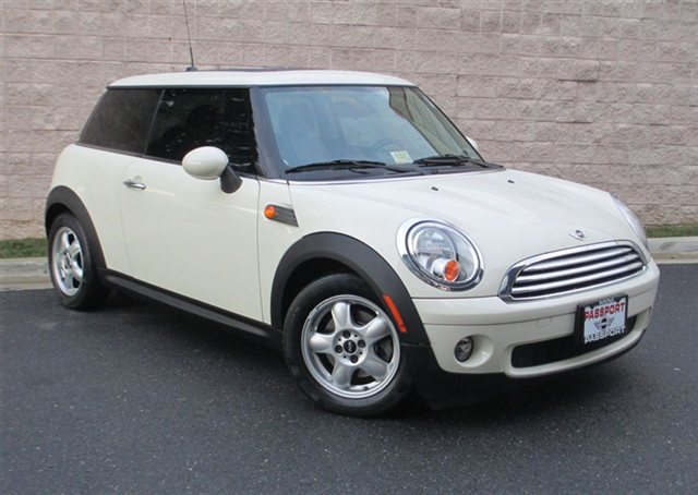 Mini Cooper Base Unspecified