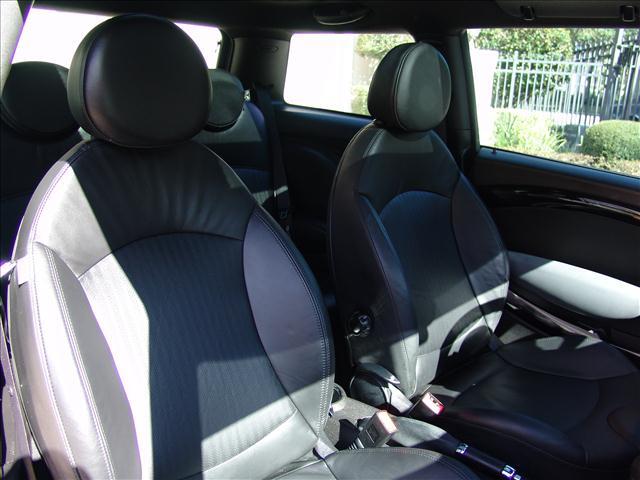 Mini Cooper 2009 photo 1