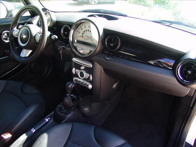 Mini Cooper 2009 photo 17