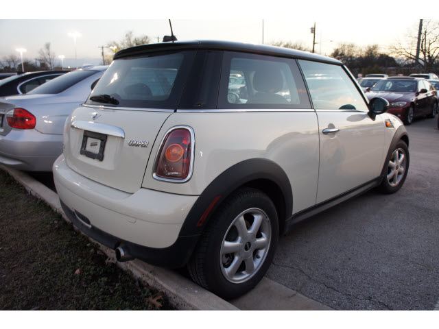 Mini Cooper 2010 photo 2