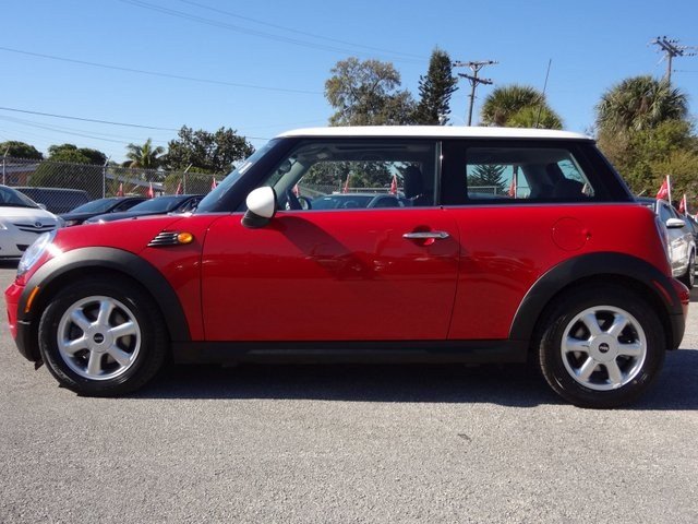 Mini Cooper 2010 photo 1