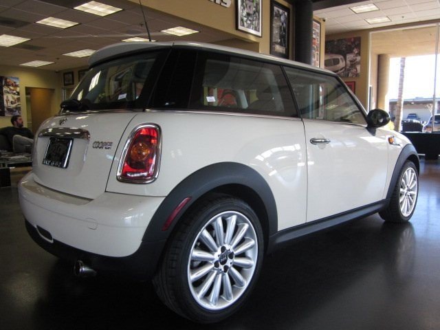 Mini Cooper 2010 photo 2