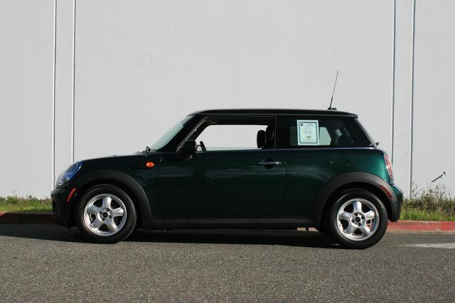 Mini Cooper 2010 photo 1