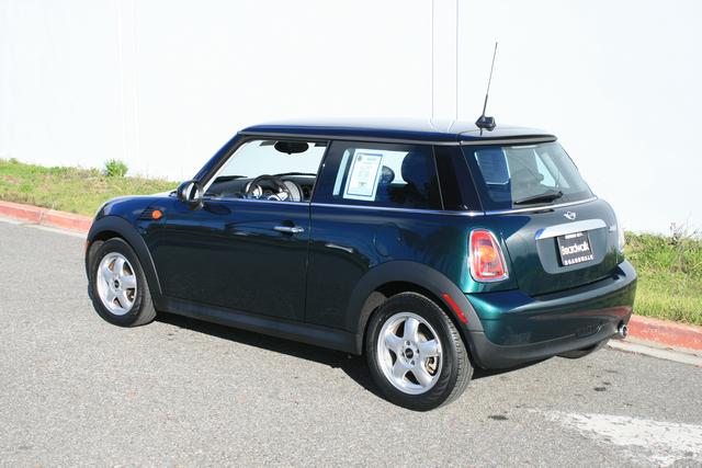 Mini Cooper 2010 photo 2
