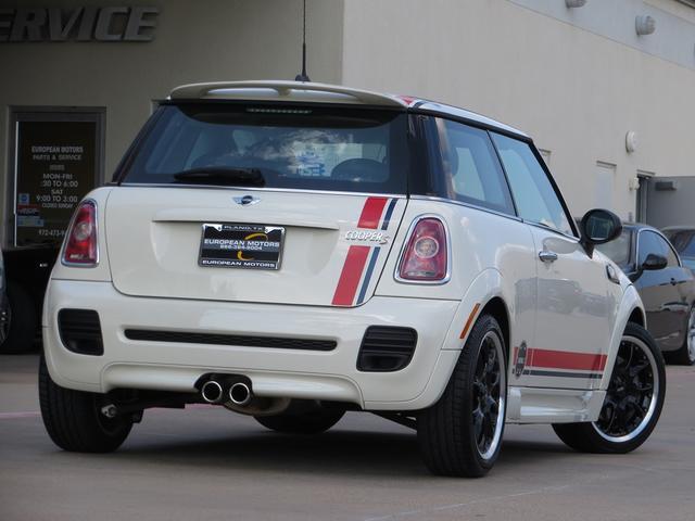 Mini Cooper 2010 photo 1