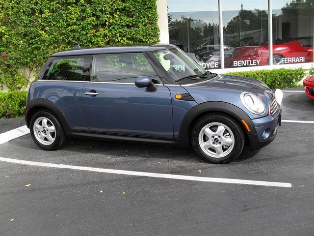 Mini Cooper 2010 photo 1