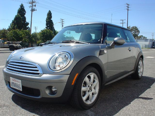 Mini Cooper 2010 photo 1