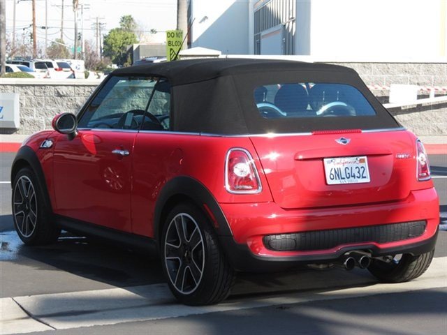 Mini Cooper 2010 photo 2