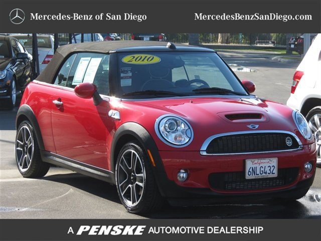 Mini Cooper LX 2.7L V6 4WD ABS Traction Control Unspecified