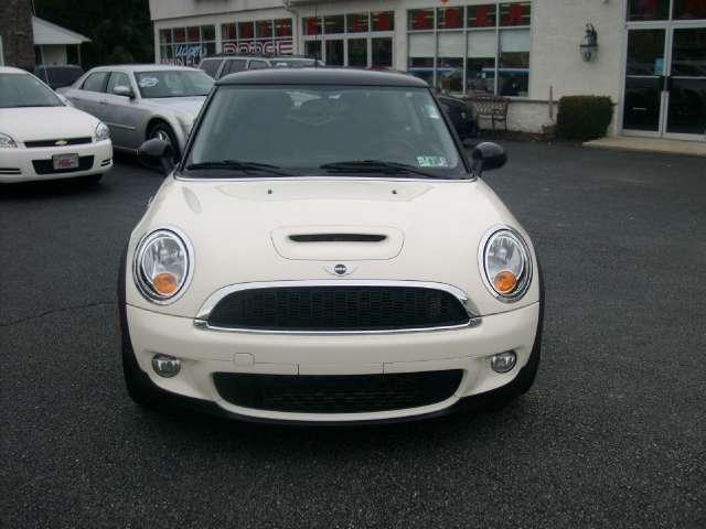 Mini Cooper 2010 photo 1
