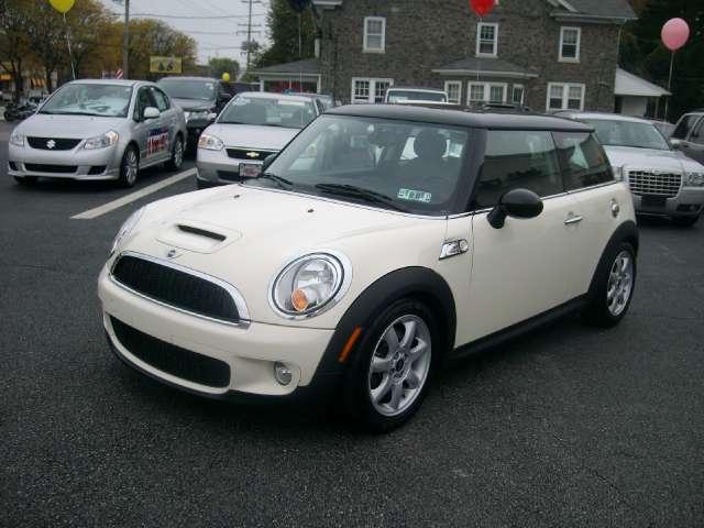 Mini Cooper 2010 photo 2