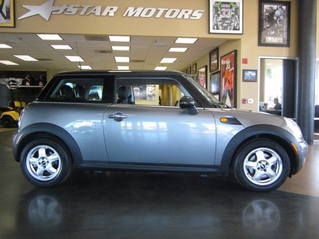 Mini Cooper 2010 photo 1