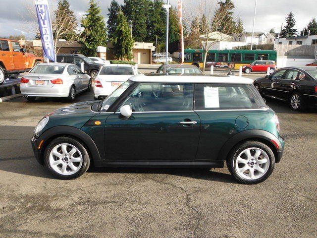 Mini Cooper 2010 photo 1