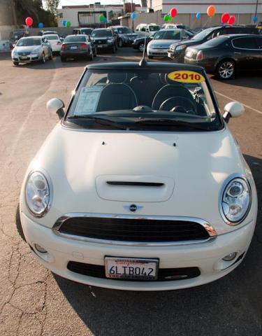 Mini Cooper 2010 photo 1