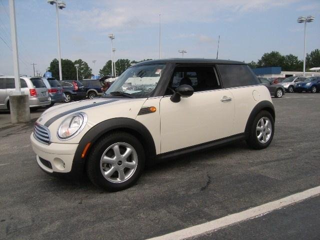 Mini Cooper 2010 photo 2