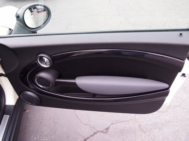 Mini Cooper 2010 photo 2
