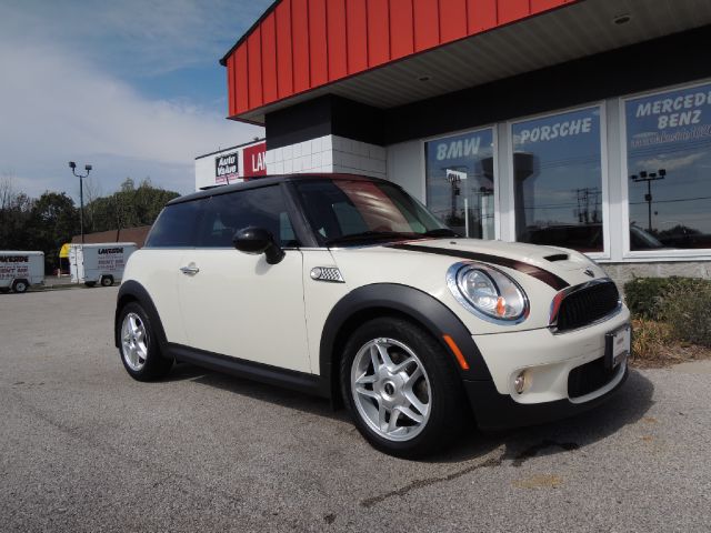 Mini Cooper 2010 photo 2