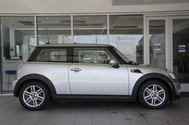 Mini Cooper 2011 photo 1