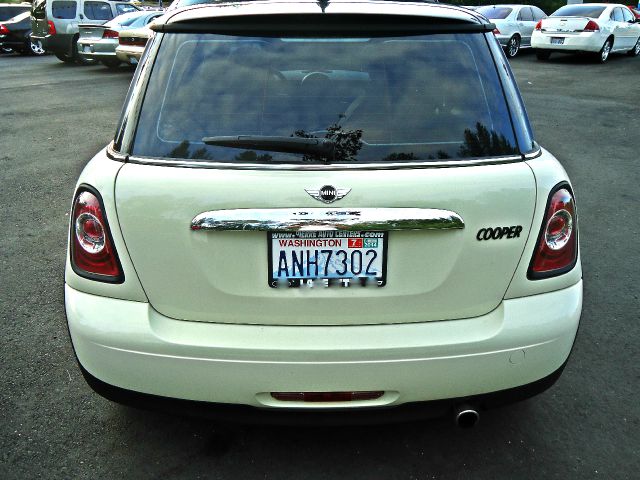 Mini Cooper 2011 photo 3