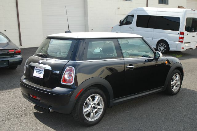 Mini Cooper 2012 photo 2