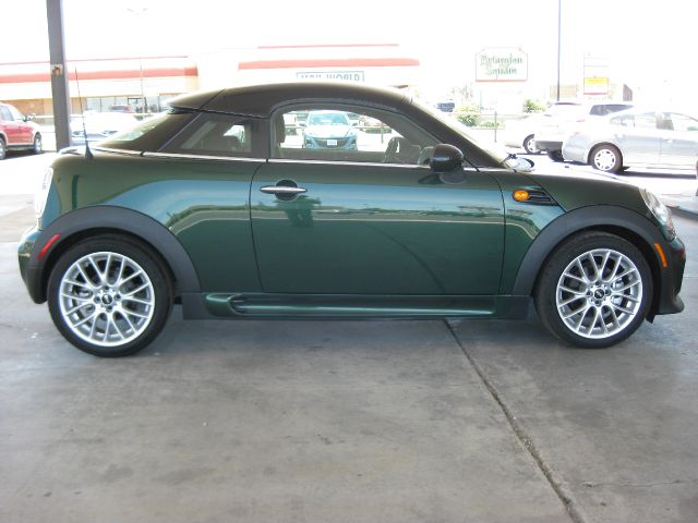 Mini Cooper 2012 photo 1