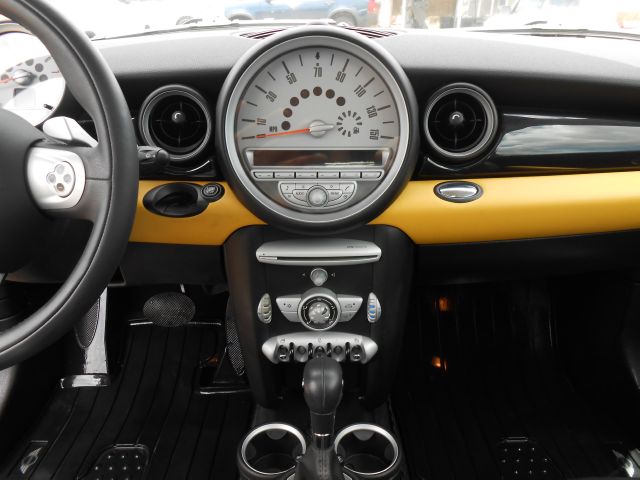Mini Cooper Clubman 2008 photo 12