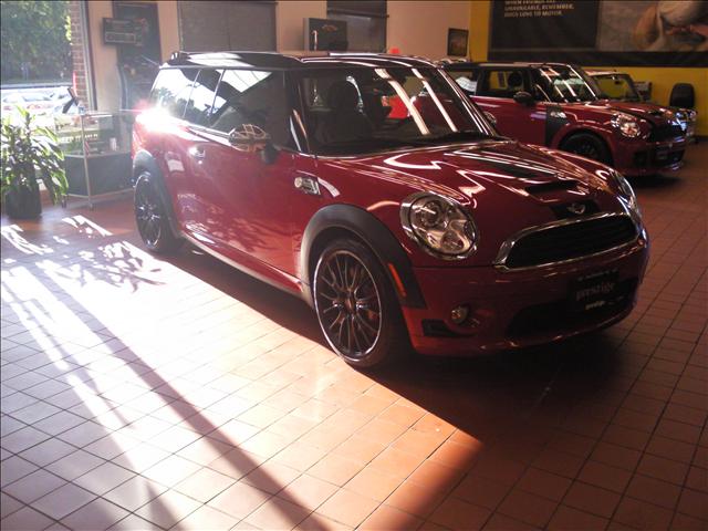 Mini Cooper Clubman SRT8 Sport Utility 4D Hatchback