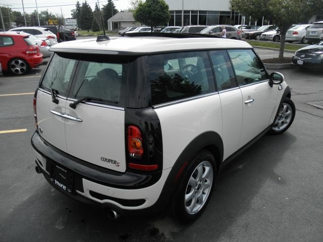 Mini Cooper Clubman 2010 photo 2