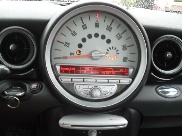 Mini Cooper Clubman 2010 photo 14